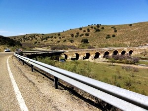 El tramo se haya tras una curva cerrada de 90º con pendiente